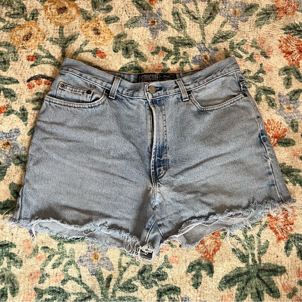 Structure denim shorts